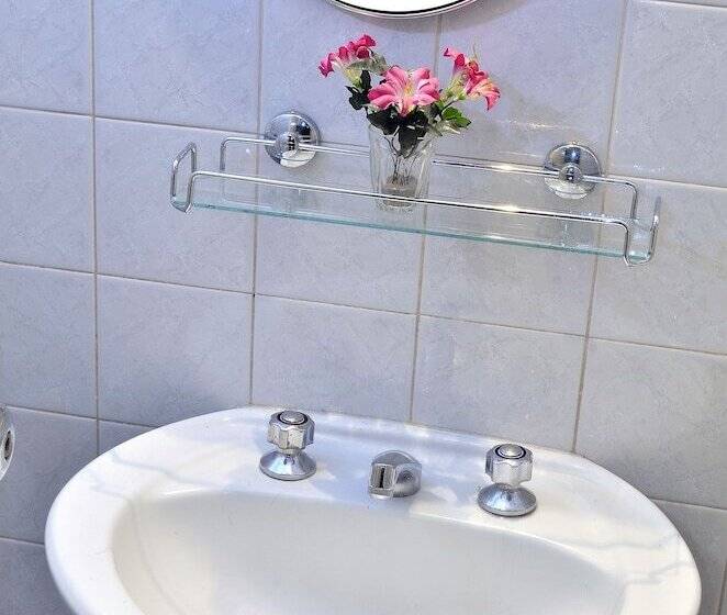 スタンダードトリプルルーム, Hispano