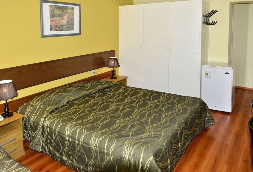 スタンダードトリプルルーム, Hispano