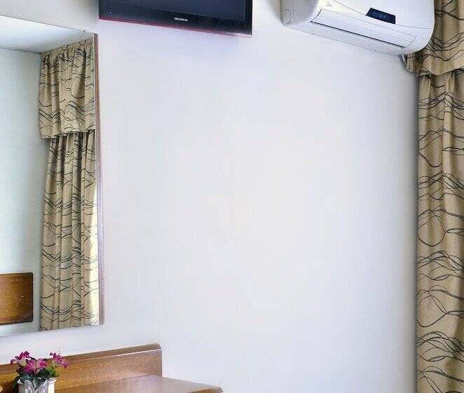 スタンダード４人部屋, Hispano