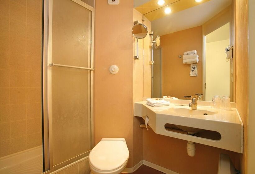 四人标准间, Ikar   Fasthôtel Blois