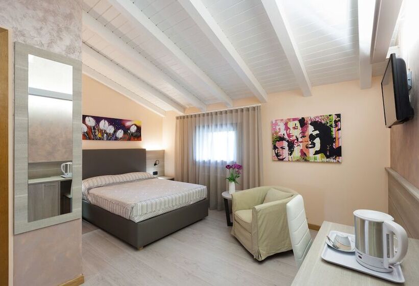 スタンダードトリプルルーム, Prata Verde