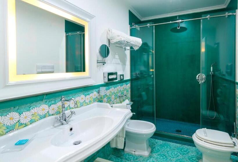 オーシャンビュースーペリアールーム, Relais Maresca Luxury Small Hotel & Terrace Restaurant