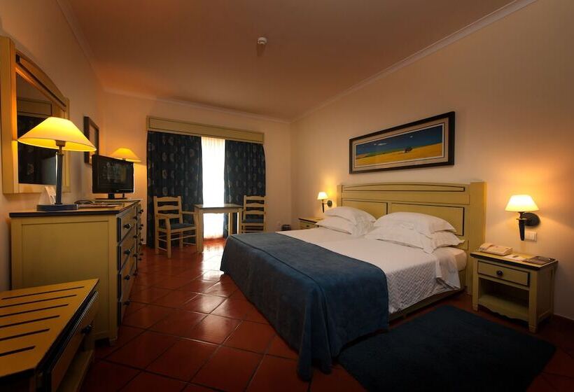 Семейный Номер Вид на Бассейн, Vila Galé Alentejo Vineyards