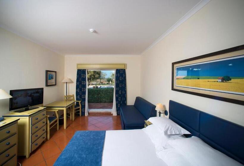 Семейный Номер Вид на Бассейн, Vila Galé Alentejo Vineyards