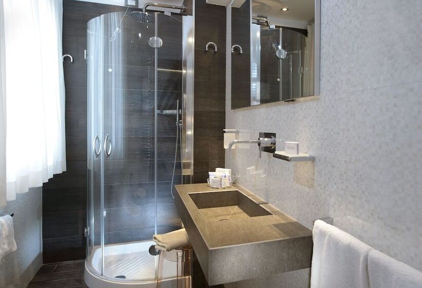 اتاق استاندارد سه نفره, Santa Marina