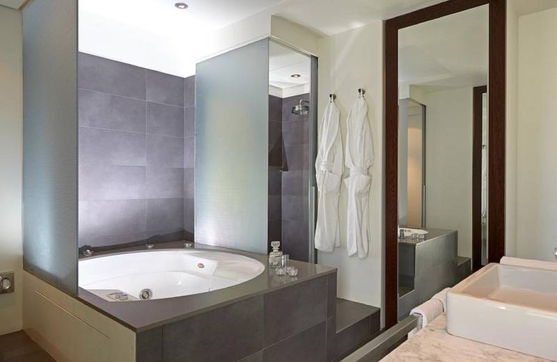 جناح جونيور, Sixtytwo