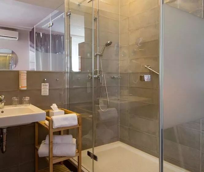اتاق راحتی, Three Corners Hotel Anna