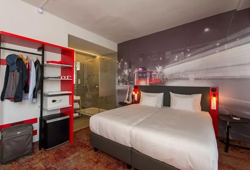 اتاق راحتی, Three Corners Hotel Anna