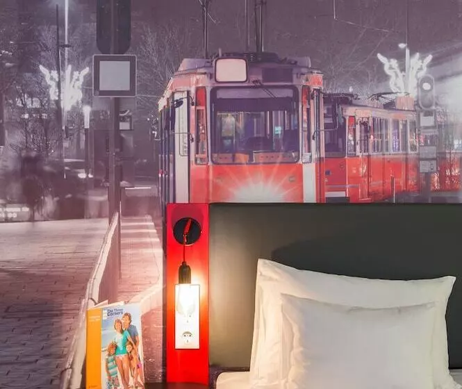 اتاق راحتی, Three Corners Hotel Anna