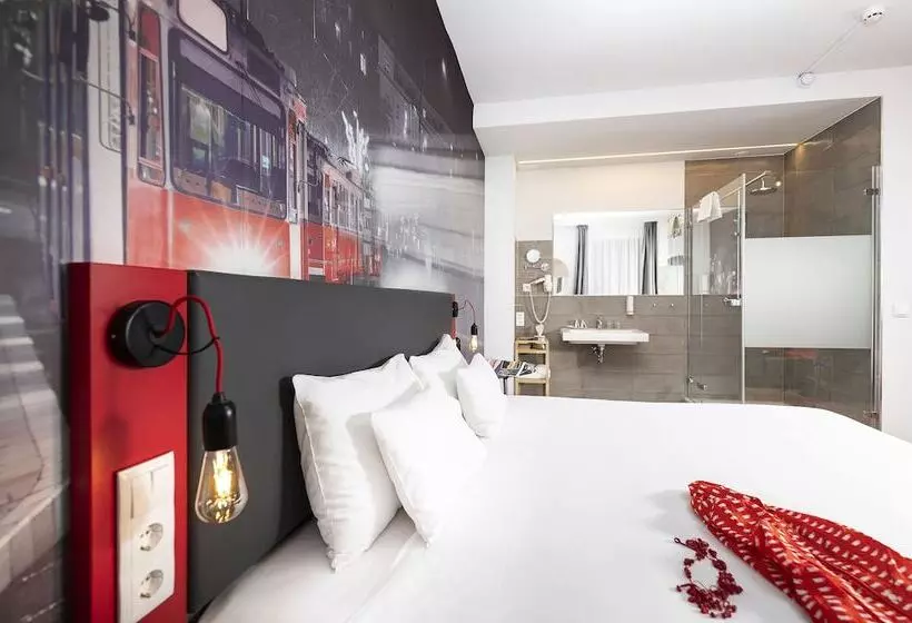 اتاق اجرایی, Three Corners Hotel Anna