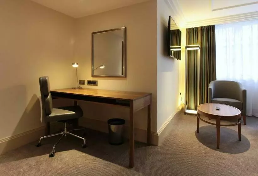 اتاق اجرایی با تخت بزرگ, Marble Arch By Thistle