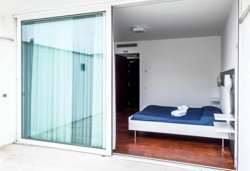 Номер Superior, Trieste