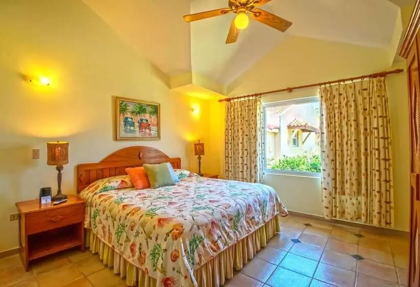 اتاق لوکس با چشم‌انداز دریا, Velero Beach Resort