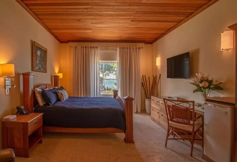 اتاق لوکس با چشم‌انداز دریا, Velero Beach Resort