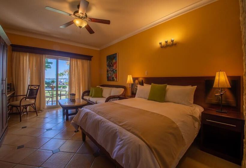 غرفة ديلوكس مطلّة علي البحر, Velero Beach Resort