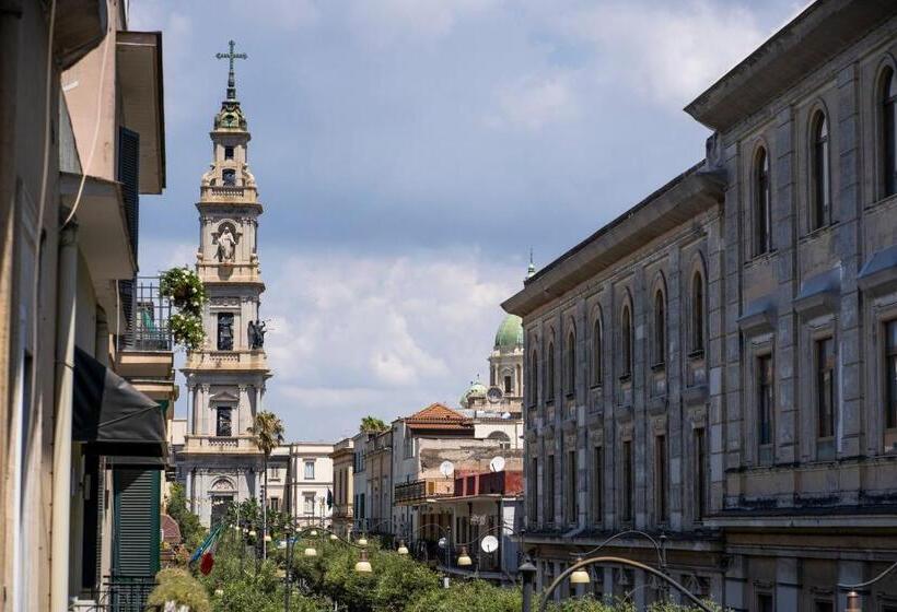 Стандартный Номер Кровать Кинг, Qu4ttro I Crudo Home