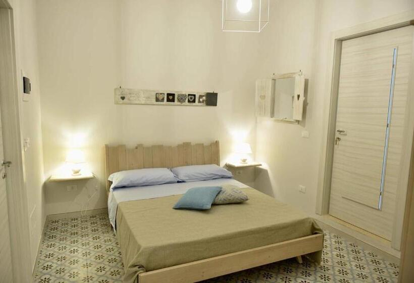 חדר דלוקס, D.home