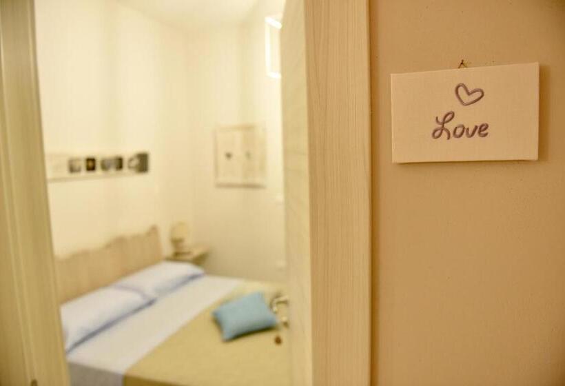 חדר דלוקס, D.home