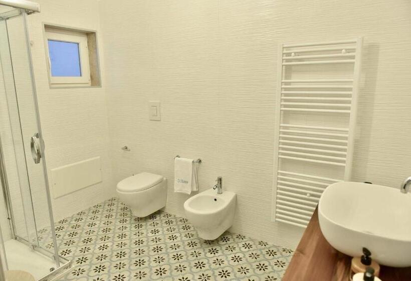 חדר דלוקס, D.home