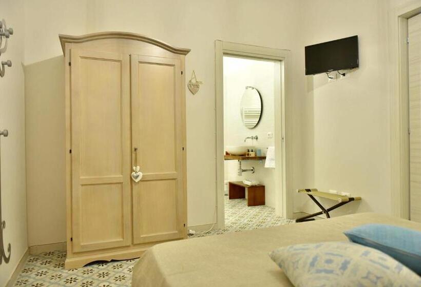 חדר דלוקס, D.home