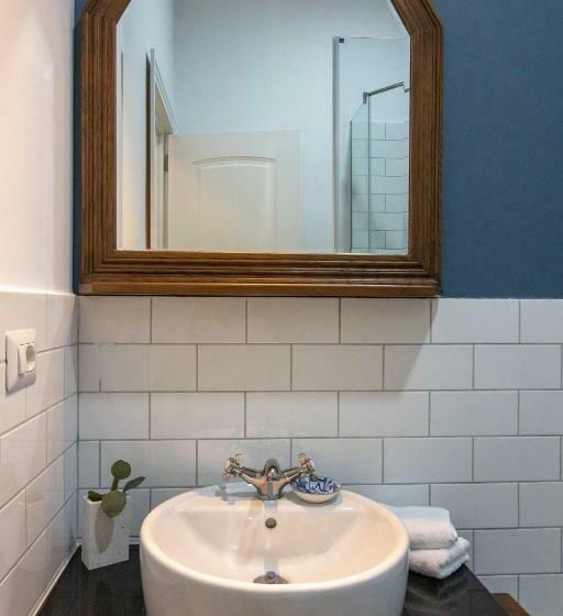 اتاق لوکس, Seven Cafe &