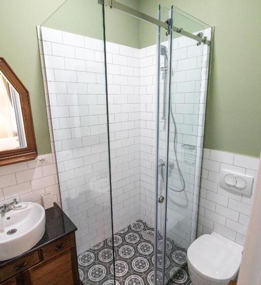 اتاق استاندارد, Seven Cafe &