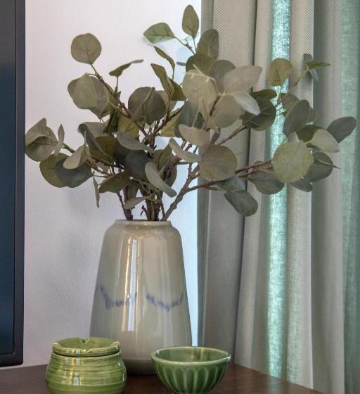 اتاق استاندارد, Seven Cafe &