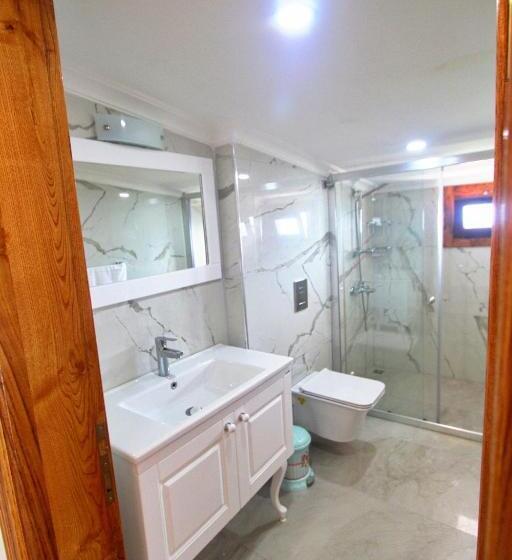 带1个卧室的顶楼公寓, George S Boutique