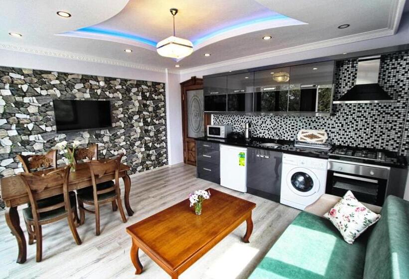 带1个卧室的带海景的公寓, George S Boutique