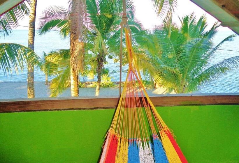 اتاق لوکس با بالکن و چشمانداز دریا, Livingston Resort