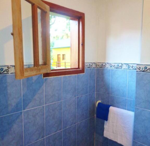 اتاق سوپریور چهار تخته, Livingston Resort