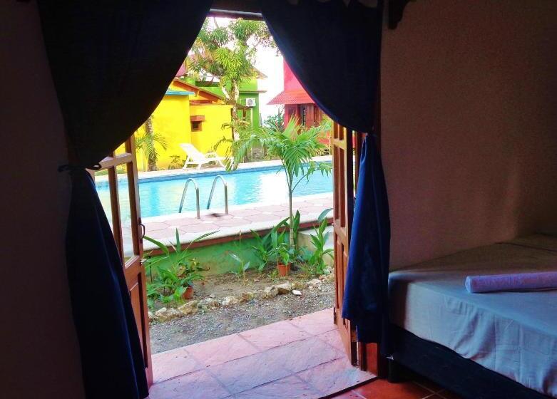 اتاق سوپریور چهار تخته, Livingston Resort