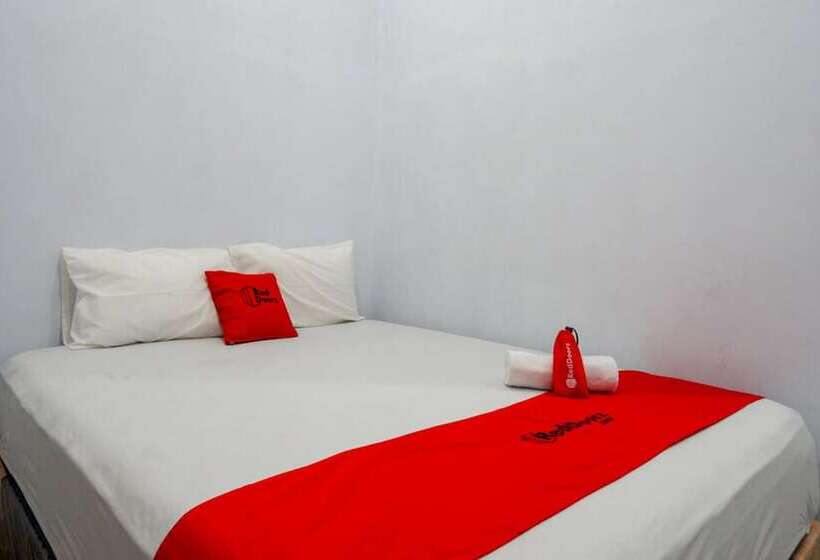 Номер Economy, Reddoorz Plus At Hawai Inn Near Mall Of Panakukang