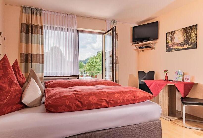 חדר סטנדרט עם מרפסת, Landhaus Heimisch Bed & Breakfast