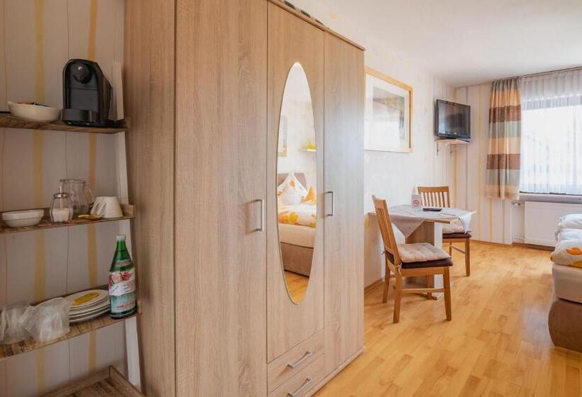 חדר סטנדרט עם מרפסת, Landhaus Heimisch Bed & Breakfast