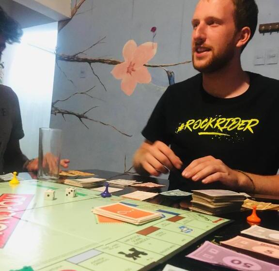 اتاق اکونومی, Beer&beer