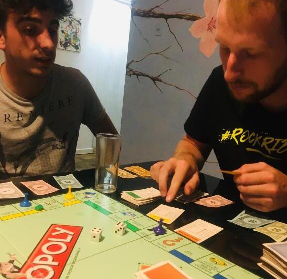 اتاق اکونومی, Beer&beer