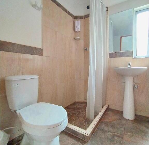 חדר דלוקס, Cloud9 Hostel