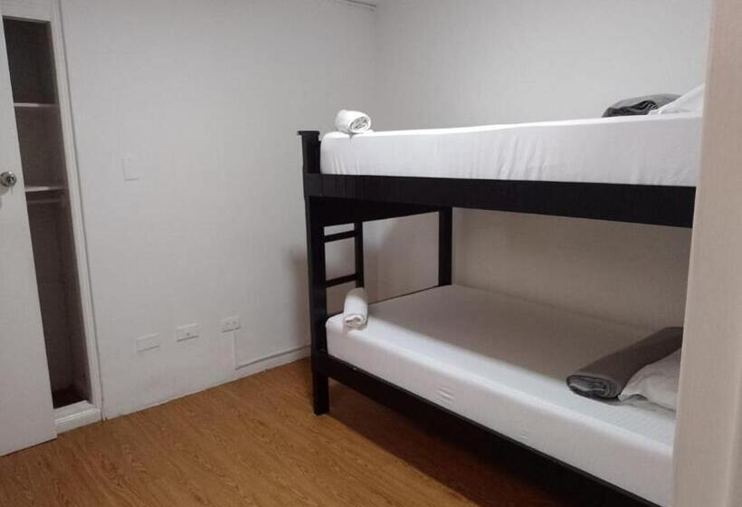 חדר סטנדרט, Cloud9 Hostel
