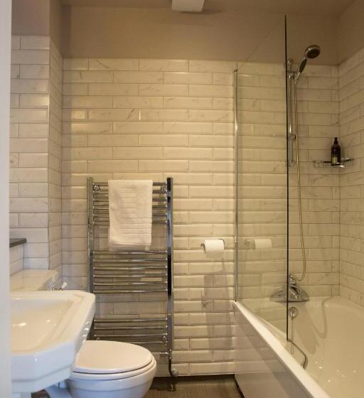 패밀리 룸, Wynnstay Arms, Ruabon, Wrexham