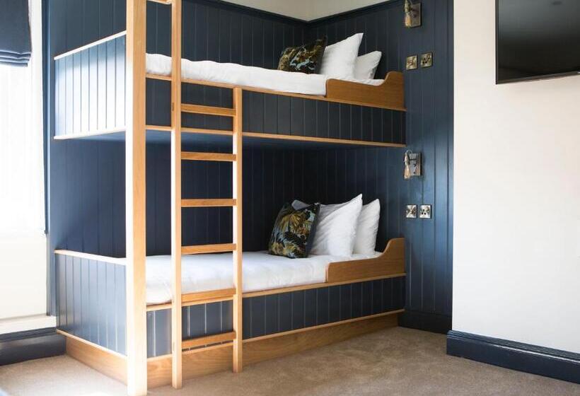 패밀리 룸, Wynnstay Arms, Ruabon, Wrexham