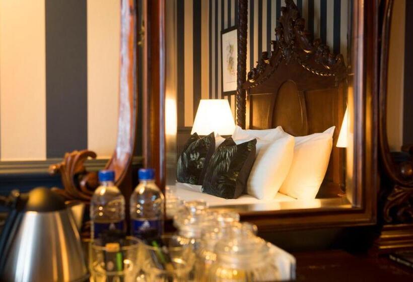 اتاق لوکس با تخت بزرگ, Wynnstay Arms, Ruabon, Wrexham