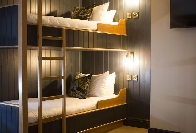 패밀리 룸, Wynnstay Arms, Ruabon, Wrexham