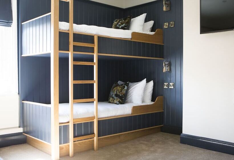 패밀리 룸, Wynnstay Arms, Ruabon, Wrexham