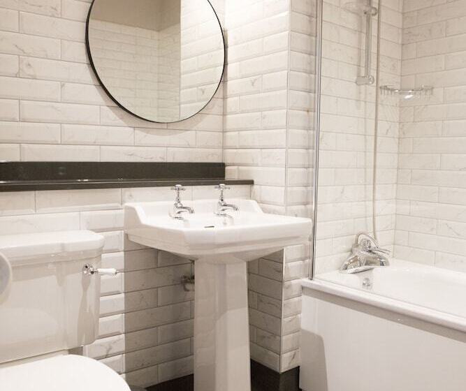 스탠다드 룸, Wynnstay Arms, Ruabon, Wrexham