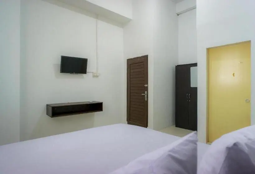 デラックスルーム, Oyo Life 2366 Gatsu Kost