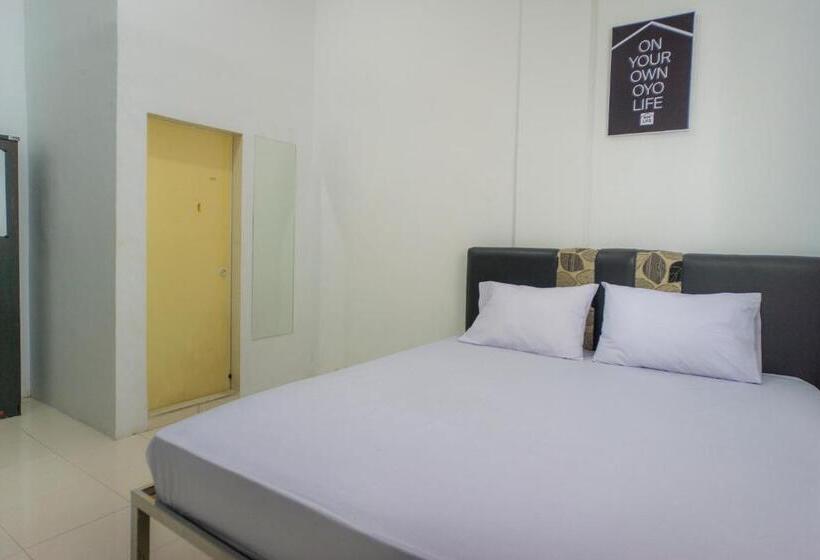 اتاق لوکس, Oyo Life 2366 Gatsu Kost