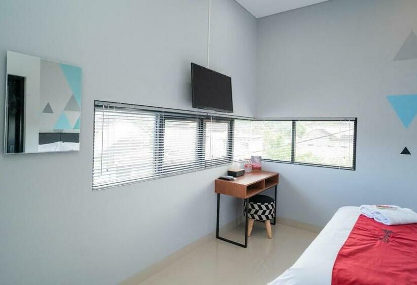 Номер Superior, Reddoorz Near Sindu Kusuma Edupark 3