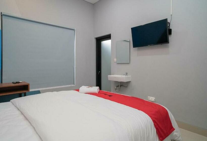 Номер Стандарт, Reddoorz Near Sindu Kusuma Edupark 3