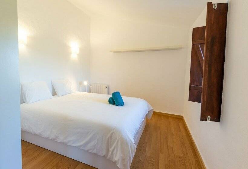 Вилла 3 Спальни, Retiro De Gondramaz